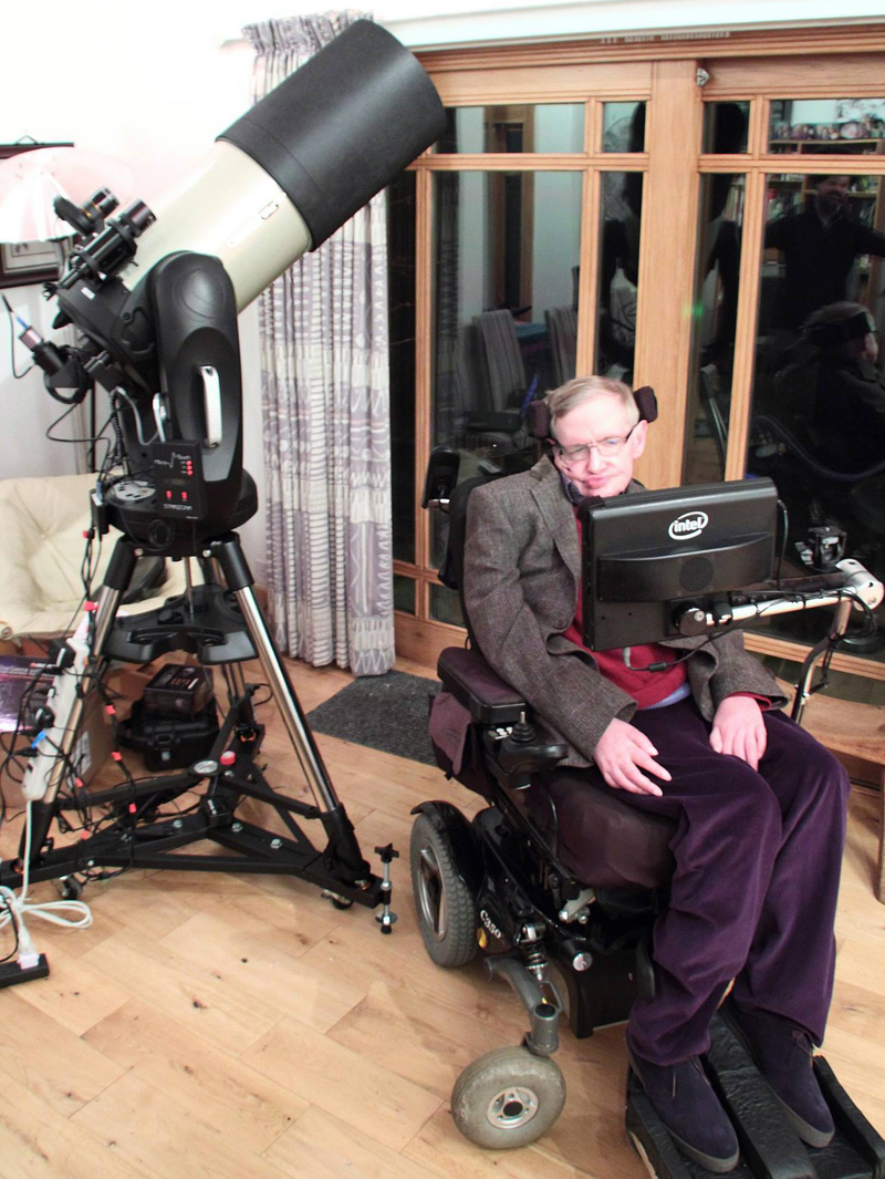 Illustration for article titled Stephen Hawking Captured These Amazing Pics With His Brand New Toy